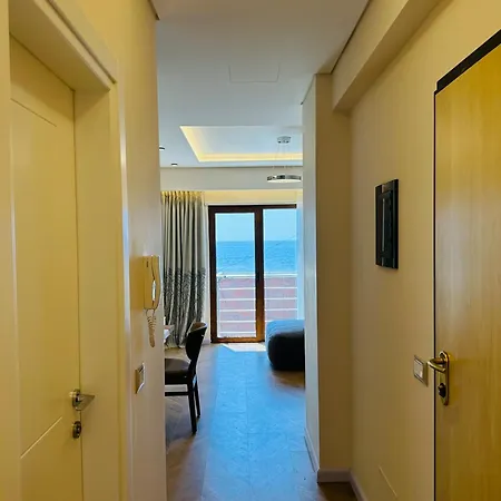 Sea View Escape *