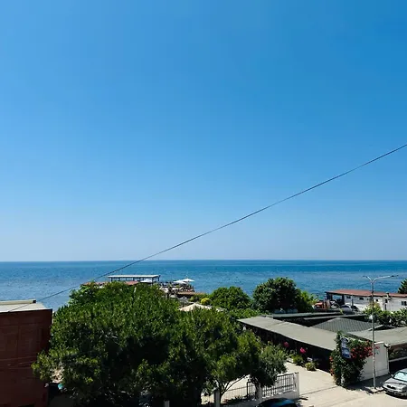 Sea View Escape *
